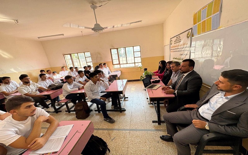 A lecturer at the College of Agriculture lectures at an awareness seminar on Paulownia trees and their role as windbreaks