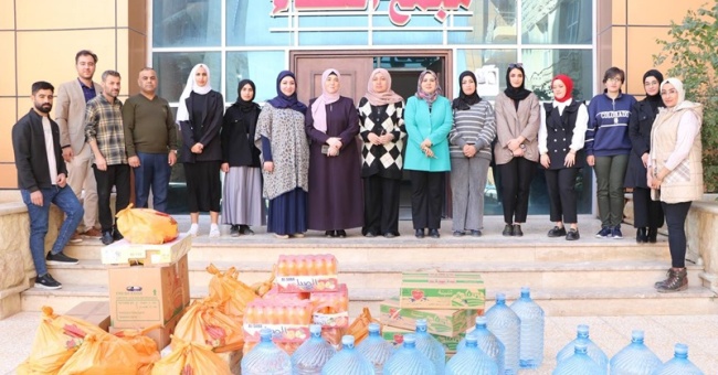 كلية الصيدلة تقيم حملة تطوعية بتوزيع سلات رمضانية على طالبات الاقسام الداخلية