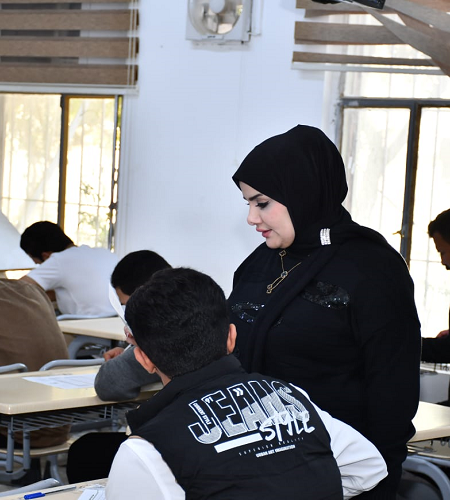 معاون عميد كلية النباتات الطبية والصناعية للشؤون العلمية تتفقد سير الامتحانات النهائية للدور الأول للمرحلة الأولى