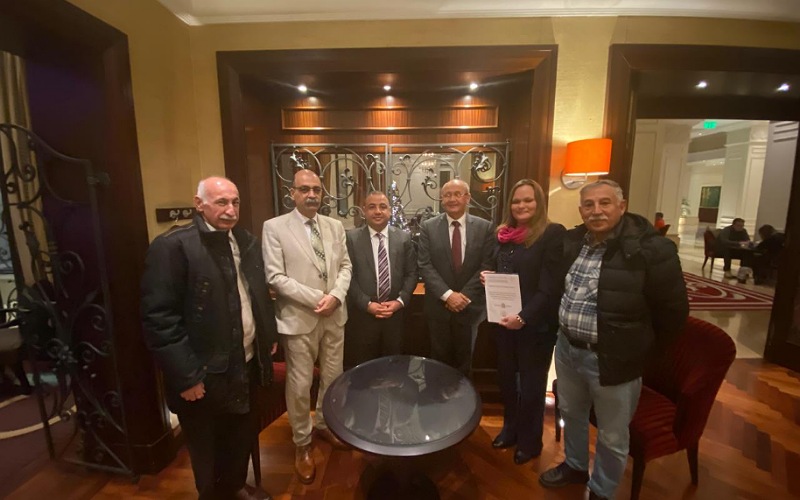 توقيع مذكرة تفاهم بين كلية النباتات الطبية والصناعية ومركز بحوث النباتات الطبية في بودابست لتعزيز التعاون العلمي