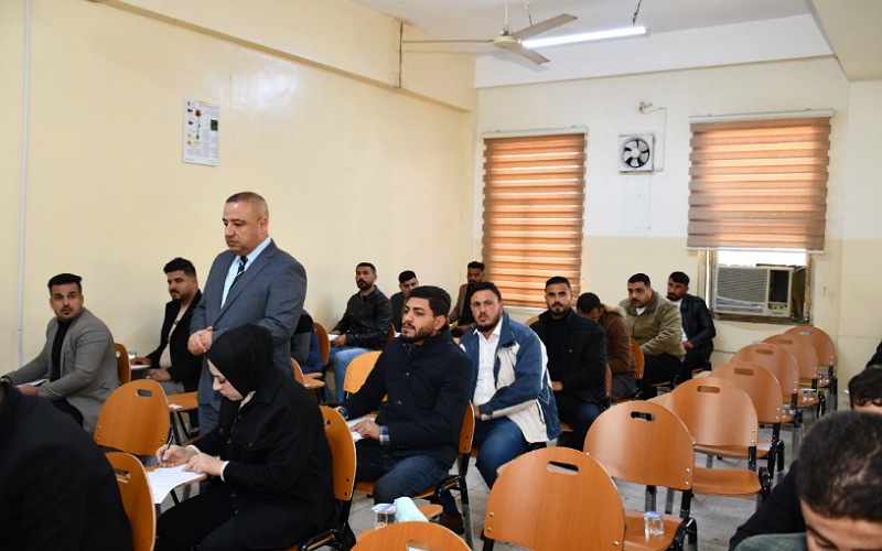 عميد كلية النباتات الطبية والصناعية يتفقد سير الامتحانات النهائية (الفصل الأول) ويطلع على التزام الطلبة بالمنهج الدراسي والزي الرسمي