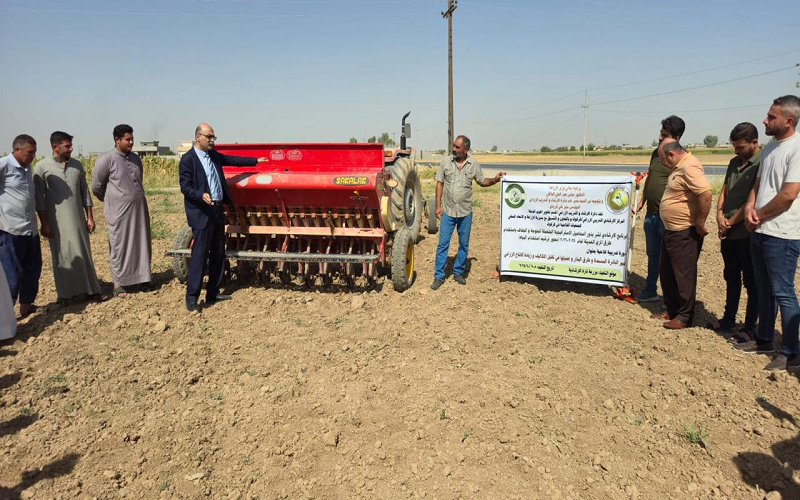 محاضرة ميدانية حول تعيير الباذرة المسمّدة وطرق الزراعة وأهميتها في تقليل التكاليف وزيادة الإنتاج الزراعي ضمن اتفاقية التعاون مع المركز الإرشادي الزراعي