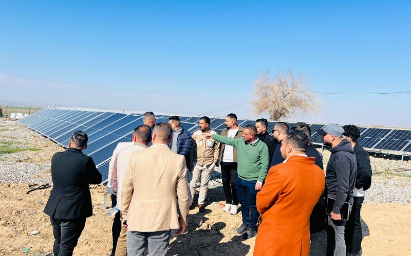 طلبة المرحلة الثالثة في الدراسة المسائية يشاركون في سفرة علمية حول أنظمة الري والطاقة الشمسية