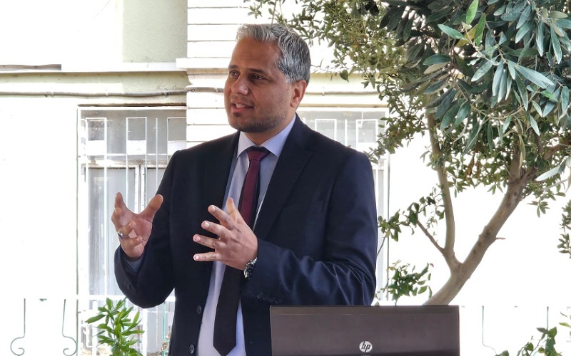 كلية النباتات الطبية والصناعية تنظم ورشة ميدانية عن دور البحث العلمي في تمكين الزراعة