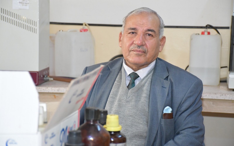 كلية النباتات الطبية والصناعية تنظم محاضرة ميدانية عن التقنيات الحديثة في الأجهزة المختبرية وتأثيرها على جودة البحث العلمي