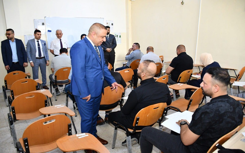 حرصاً على نجاح الطلبة… عميد كلية النباتات الطبية والصناعية يتابع عن كثب أداء المرحلة الأولى داخل القاعات الامتحانية