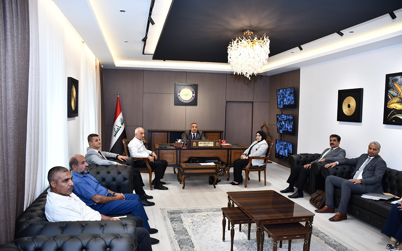 استقبال معاون العميد الجديد للشؤون العلمية وتكريم جهود سلفه في كلية النباتات الطبية والصناعية