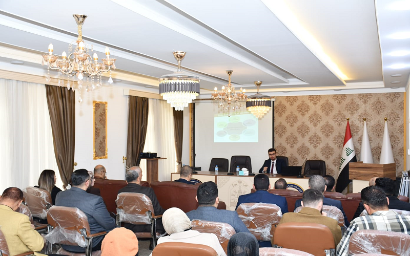 كلية النباتات الطبية والصناعية تنظم محاضرة علمية عن دور الفيرمي كمبوست في الزراعة المستدامة