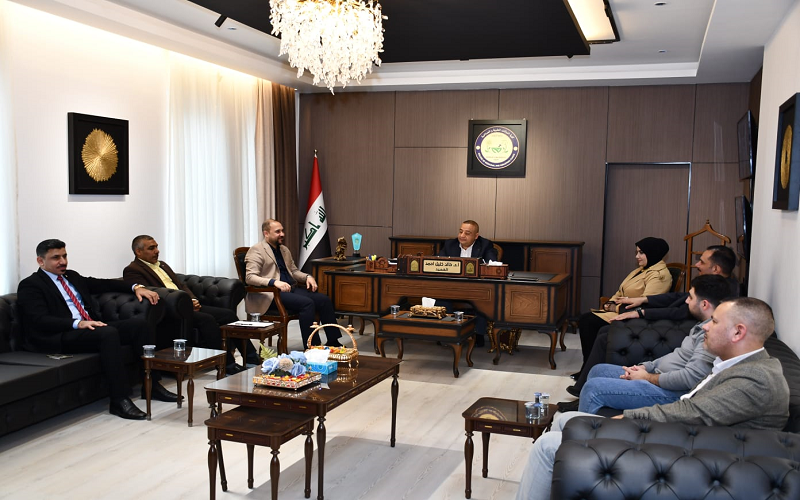 عميد كلية النباتات الطبية والصناعية يترأس اجتماع التحضيرات لإقامة المؤتمر العلمي الدولي الأول (1st ISCMIP 2026)