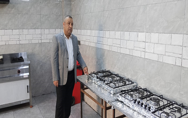 تأكيداً لاهتمامه المستمر بشؤون الطلبة.. عميد كلية النباتات الطبية والصناعية يزور الأقسام الداخلية للاطلاع على أوضاع الطلبة