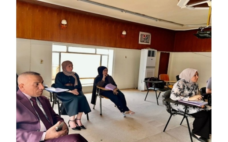 حلقة نقاشية لطالبات ...