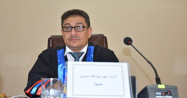 مشاركة تدريسي في مناقشة رسالة ماجستير