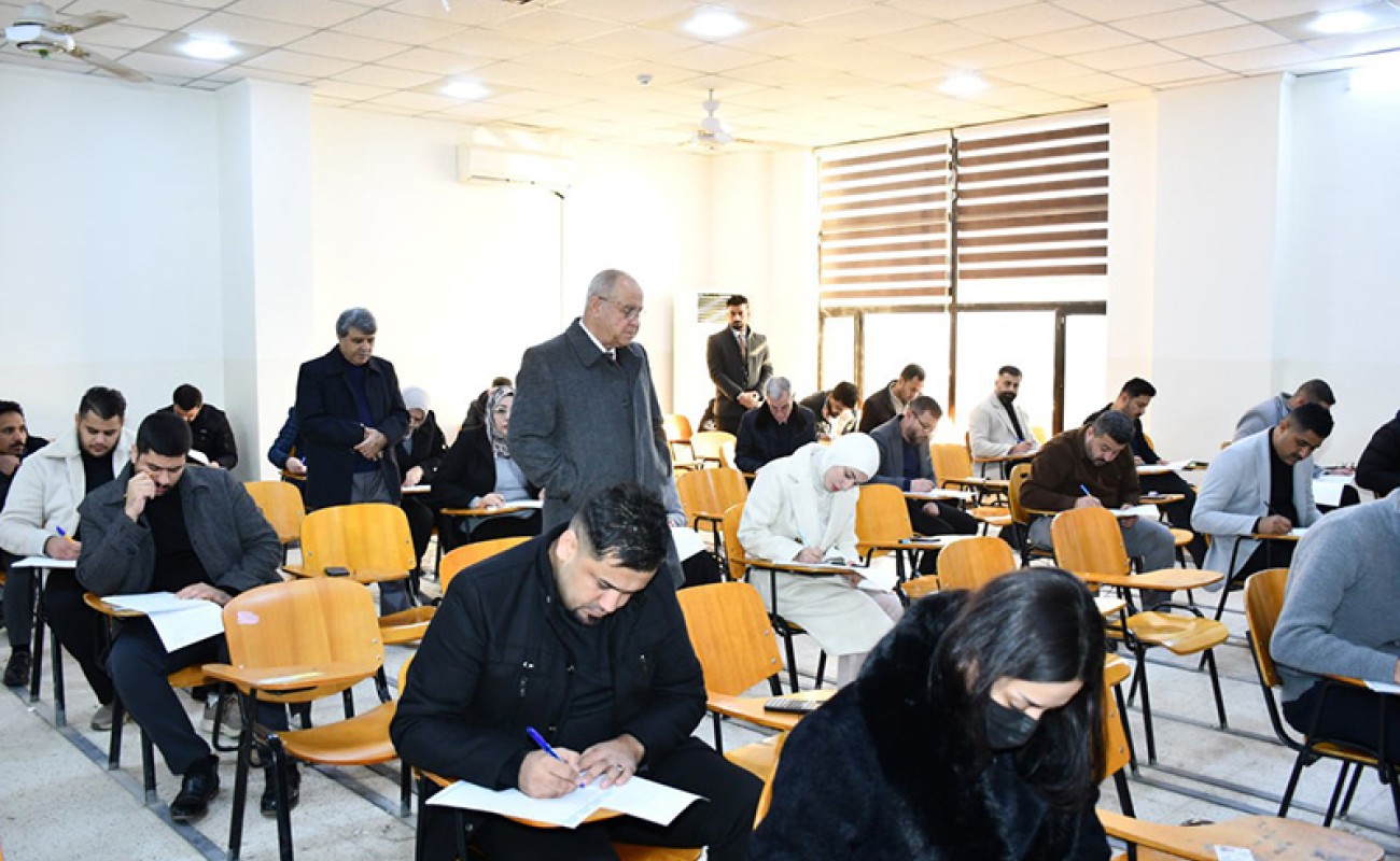 Dean Inspects the Progress of Final Examinations for Postgraduate and Undergraduate Students