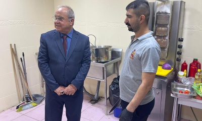 عميد كلية الإدارة والاقتصاد يتفقد الكافتيريا والبهو لضمان جودة الخدمات للطلبة