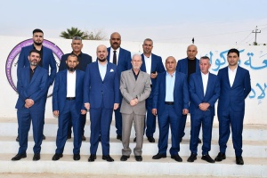 صور جماعية لشعبة المتابعة بحضور عميد كلية الإدارة والاقتصاد