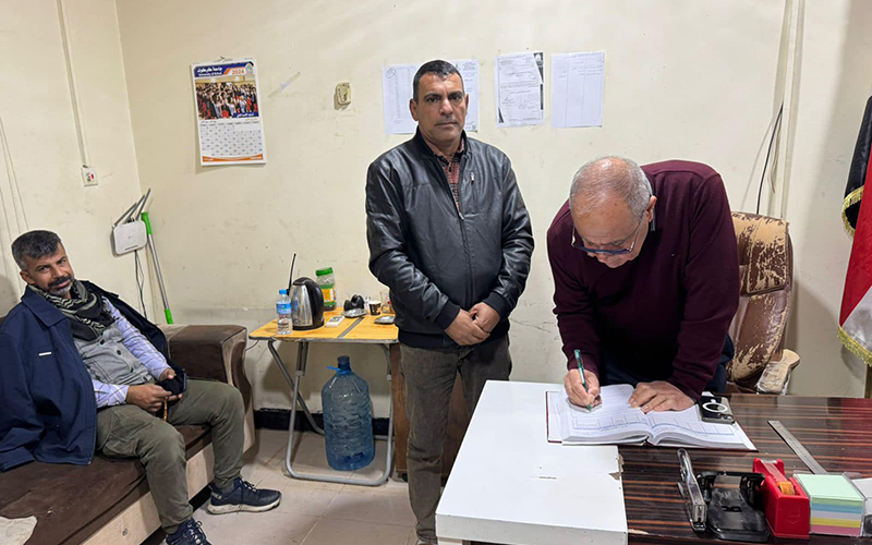 عميد كلية الإدارة والاقتصاد يتفقَّد الأقسام الداخلية ويستمع إلى مطالب الطلبة