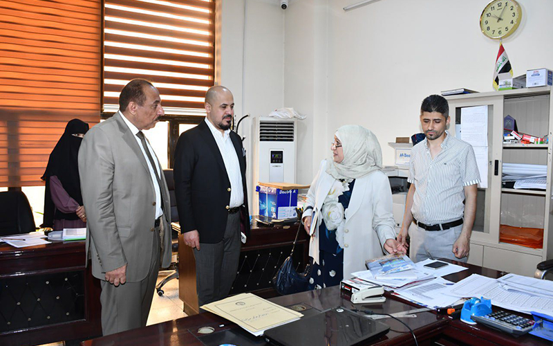 زيارة لجنة امتحانية من رئاسة الجامعة إلى كلية الإدارة والاقتصاد