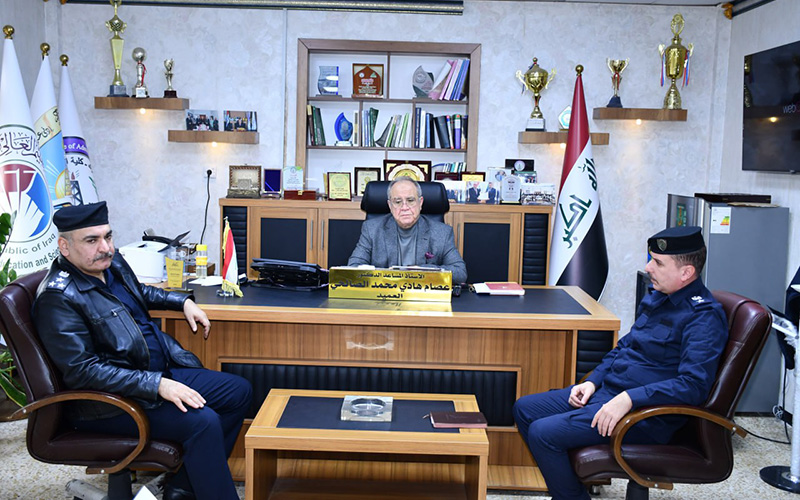 لجنة من الدفاع المدني تزور كلية الإدارة والاقتصاد للاطلاع على إجراءات السلامة والوقاية.