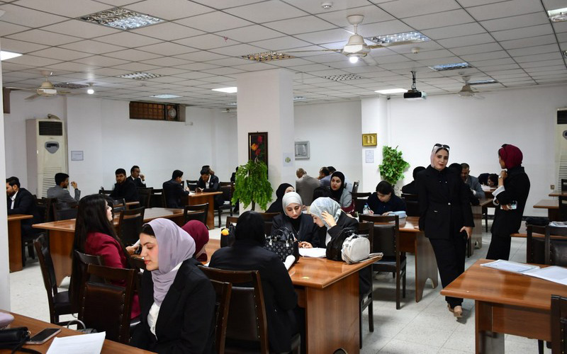 كلية الإدارة والاقتصاد تناقش بحوث تخرج طلبة المرحلة الرابعة للعام الدراسي الحالي
