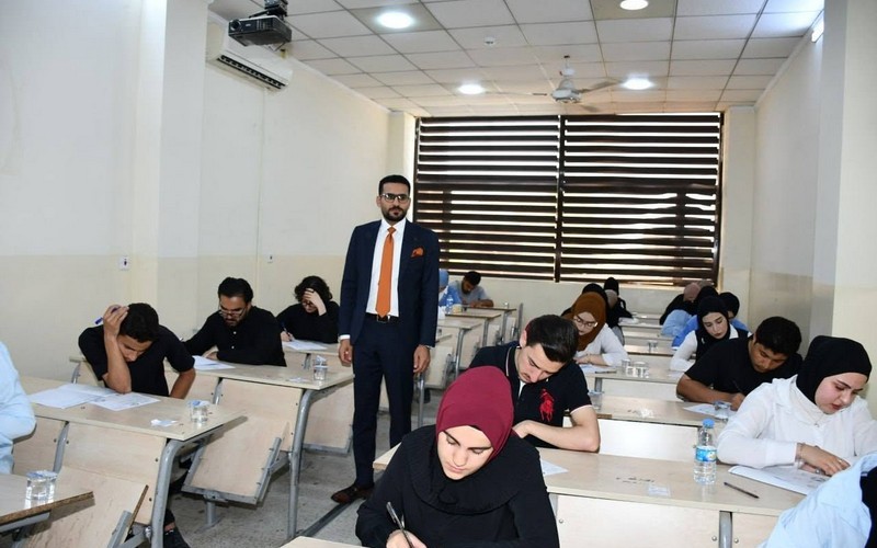 المعاون العلمي يواصل متابعة سير الامتحانات النهائية في كلية الإدارة والاقتصاد