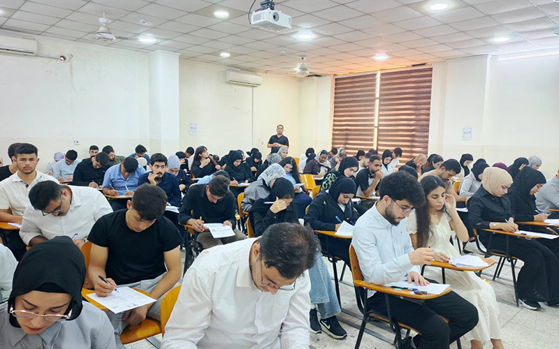انتهاء الامتحانات النهائية لطلبة المرحلة الأولى – كلية الإدارة والاقتصاد