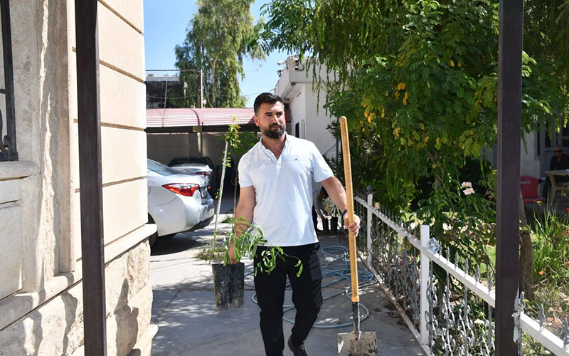 ضمن مشروع المليون شجرة، حملة تطوعية لزراعة الاشجار بمشاركة الطلبة والاساتذة