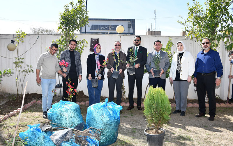 كلية الإدارة والاقتصاد في جامعة كركوك تنظّم حملة تشجير لتعزيز المساحات الخضراء ضمن مبادرة يوم التشجير الوطني
