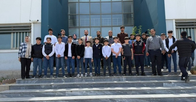 كلية الزراعة جامعة كركوك تنظم حملة تشجير لحدائق مدرسة متوسطة زيور للبنين والكائنة في منطقة رحيم أوه