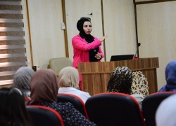 Awareness seminar at the College of Agriculture on ways to prevent and diagnose breast cancer early 