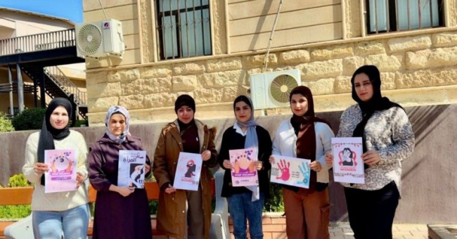 حملة توعوية في جامعة كركوك عن مناهضة العنف ضد المرأة.