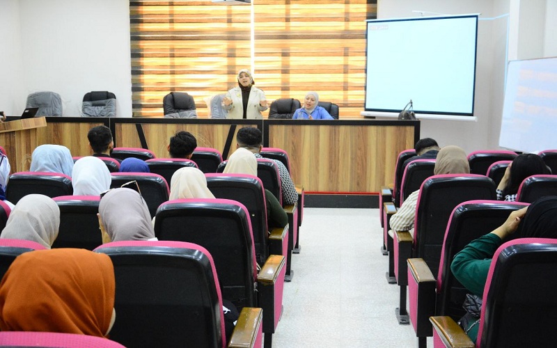 An awareness lecture at Kirkuk University about the illegal relationship of a university student.