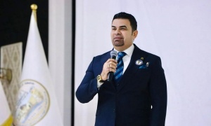 بمشاركة رئيس الجامعة.. طلبة كلية الطب ينطلقون في رحلتهم الطبية بحفل ارتداء المعطف الأبيض 