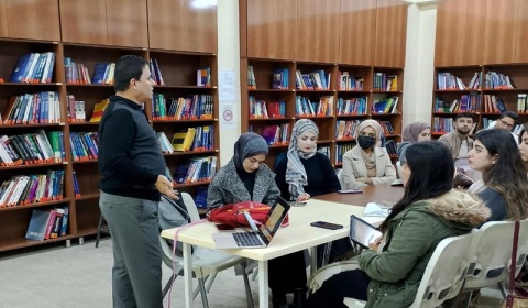 لليوم الثاني على التوالي .. طلبة الكليات يتوافدون الى المكتبات تزامنا مع مبادرة ( إقرأ )