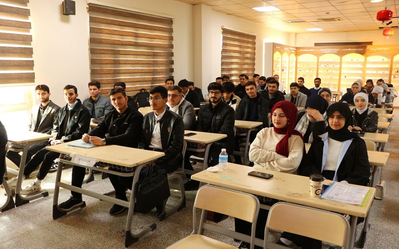 كلية الصيدلة تنظم محاضرة عن الابتزاز الإلكتروني وآثاره السلبية