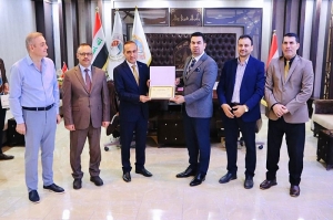 جامعة كركوك تنظم ندوة عن التصنيفات العالمية ورئيسها يكرم لجنة تصنيف التايمز العالمي