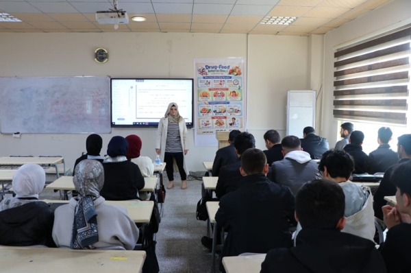 كلية الصيدلة تنظم محاضرة عن الابتزاز الإلكتروني وآثاره السلبية