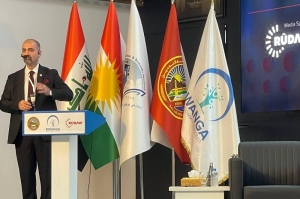 عميد كلية علوم الحاسوب وتكنولوجيا المعلومات يشارك في مؤتمر دولي