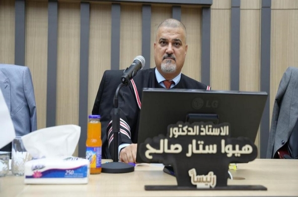 عميد كلية التمريض يترأس لجنة مناقشة رسالة ماجستير في جامعة الموصل