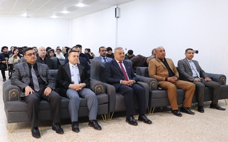 كلية الآداب تقيم ندوة ...