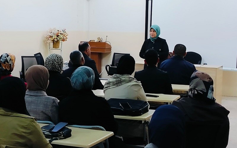 ورشة في كلية الآداب ...