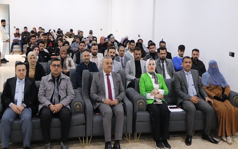 كلية الآداب تقيم ...