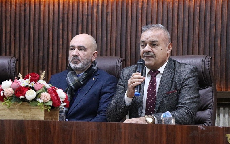 كلية الآداب تقيم ندوة ...