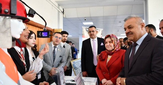 Dean of the College of Arts Attends the 4th Technological Festival