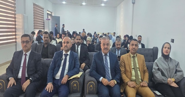 ندوة علمية في كلية الآداب عن العملية السياسية والتجربة الديمقراطية