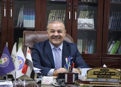 تهنئة عميد كلية الآداب بمناسبة عيد الفطر المبارك