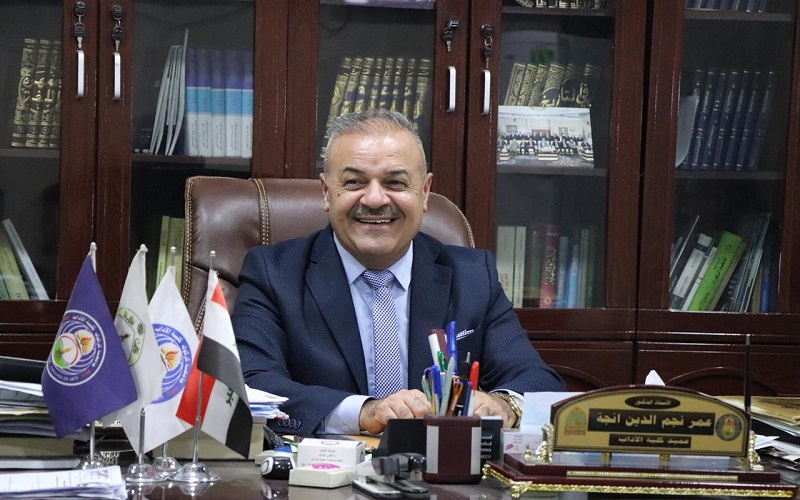 تهنئة عميد كلية الآداب بمناسبة عيد الفطر المبارك