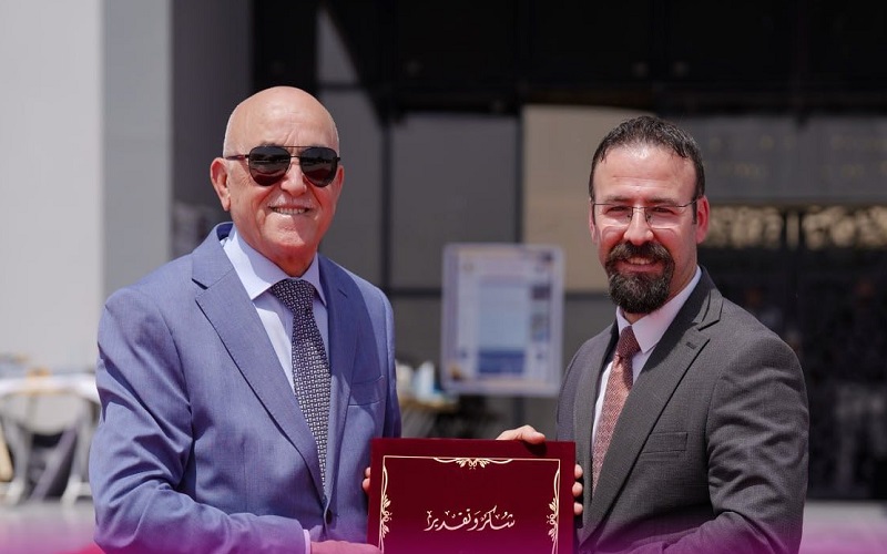 كلية الآداب تشارك في مهرجان "صناع الانجاز"
