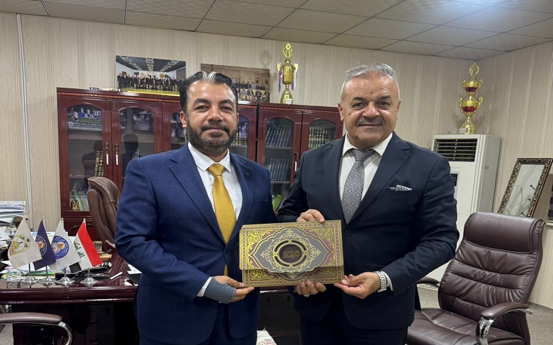 ترقية معاون عميد كلية الآداب للشؤون العلمية إلى مرتبة أستاذ