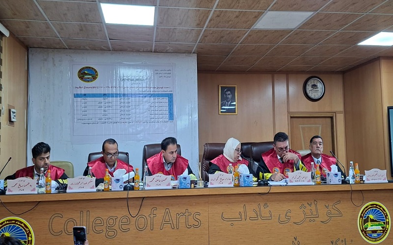 تدريسي بكلية الآداب يرأس لجنة مناقشة اطروحة دكتوراه في جامعة صلاح الدين