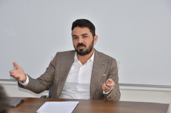 ندوة علمية بعنوان (دور الأسرة في تربية الابناء)